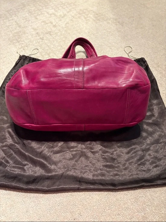 Coach Ergo Magenta Pleated Leather Shoulder Bag with Kiss-Lock Frame - Picture 4 of 14